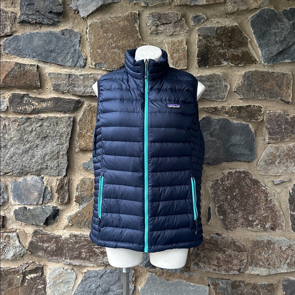 Patagonia Navy Blue Puffer Vest - Picture 2 of 7